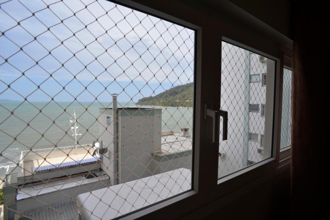 Апартаменти Frente Mar Pe Na Areia, Na Av Atlantica Балнеаріу-Камборіу Екстер'єр фото